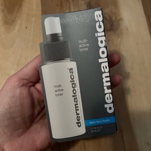 FREE GIFT with purchase of Dermalogica travel size multi active toner-SE…